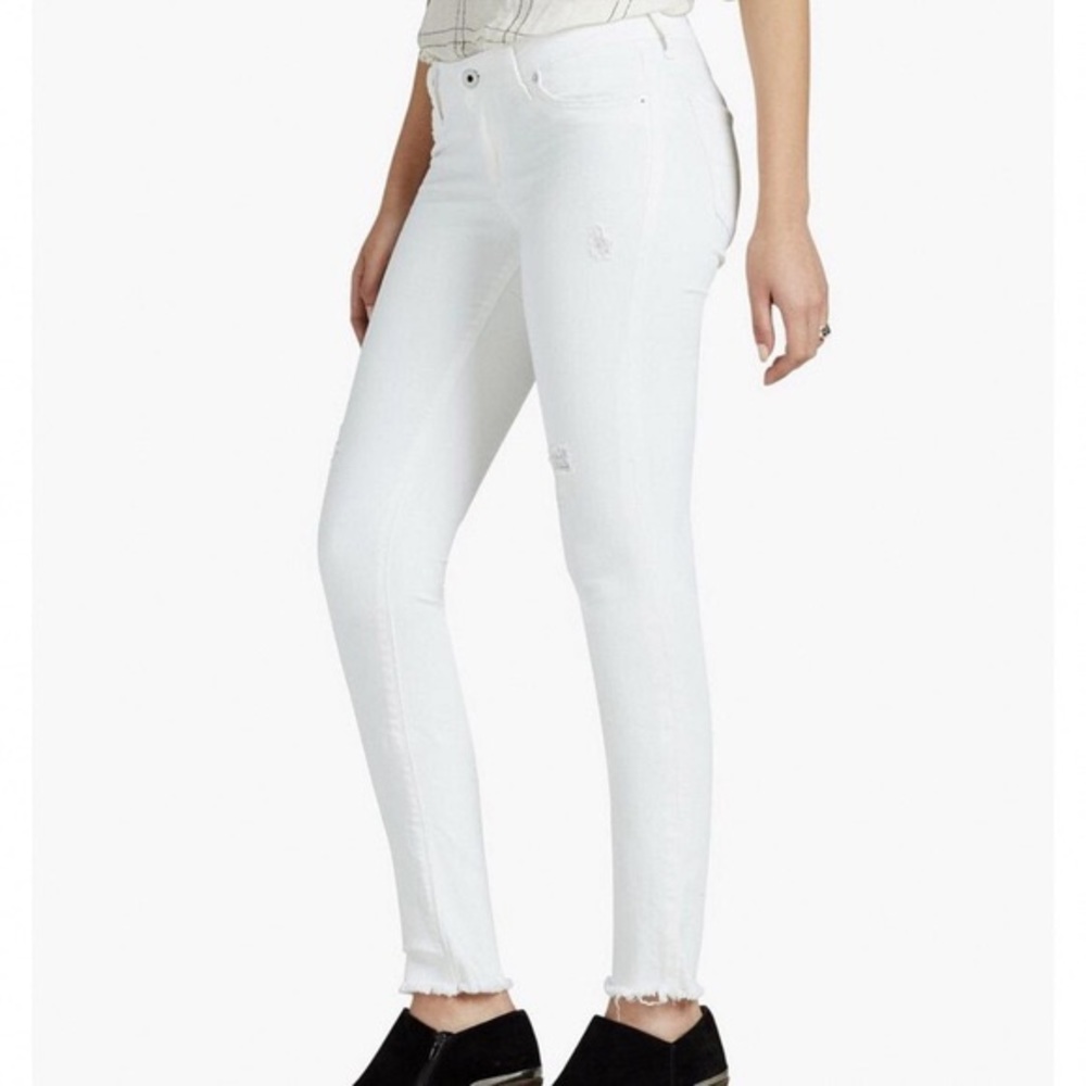 Lucky Brand White Distressed Lolita Capri